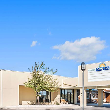 Days Inn By Wyndham Henrietta/Rochester Area Buitenkant foto