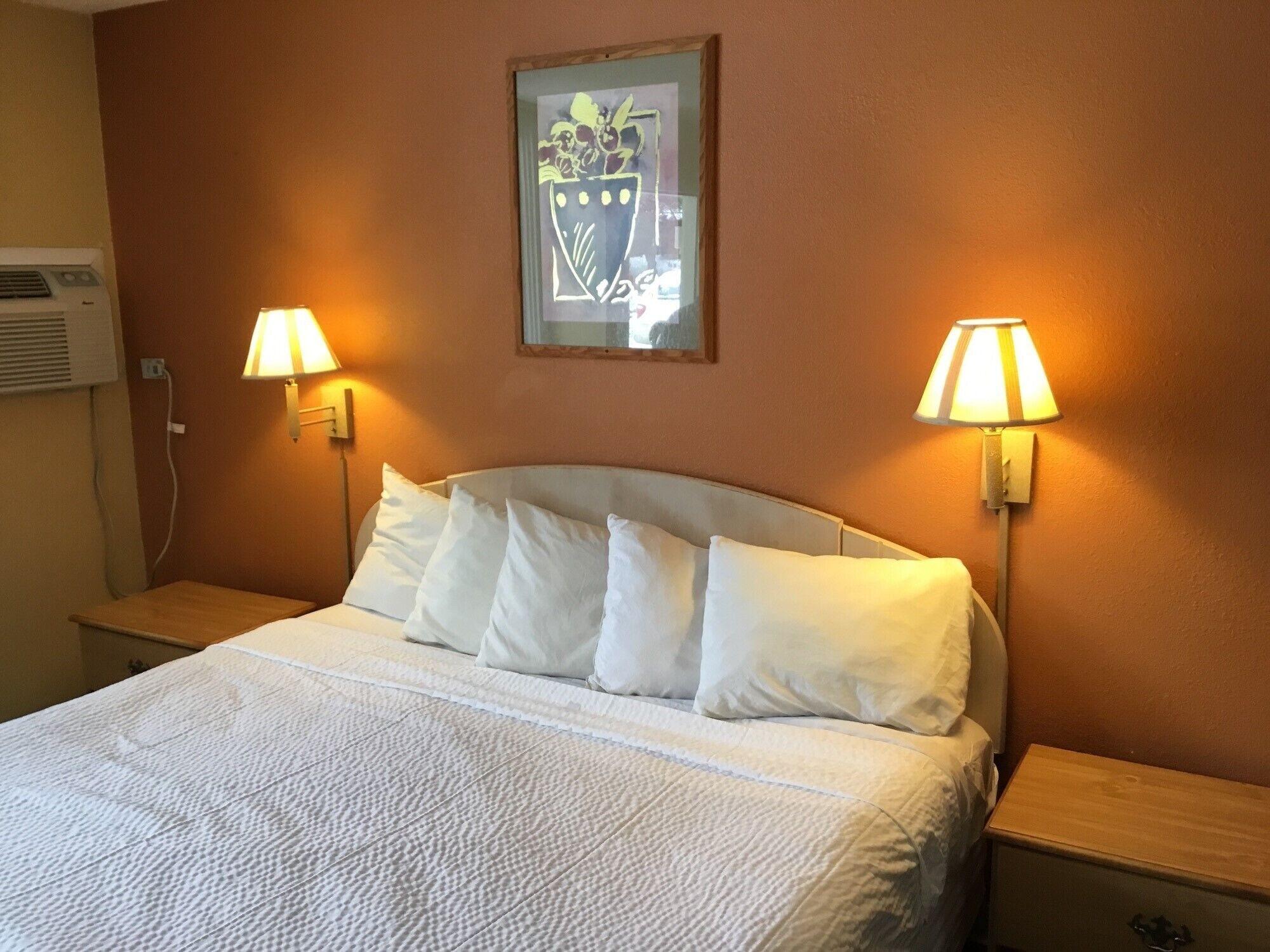 Days Inn By Wyndham Henrietta/Rochester Area Buitenkant foto